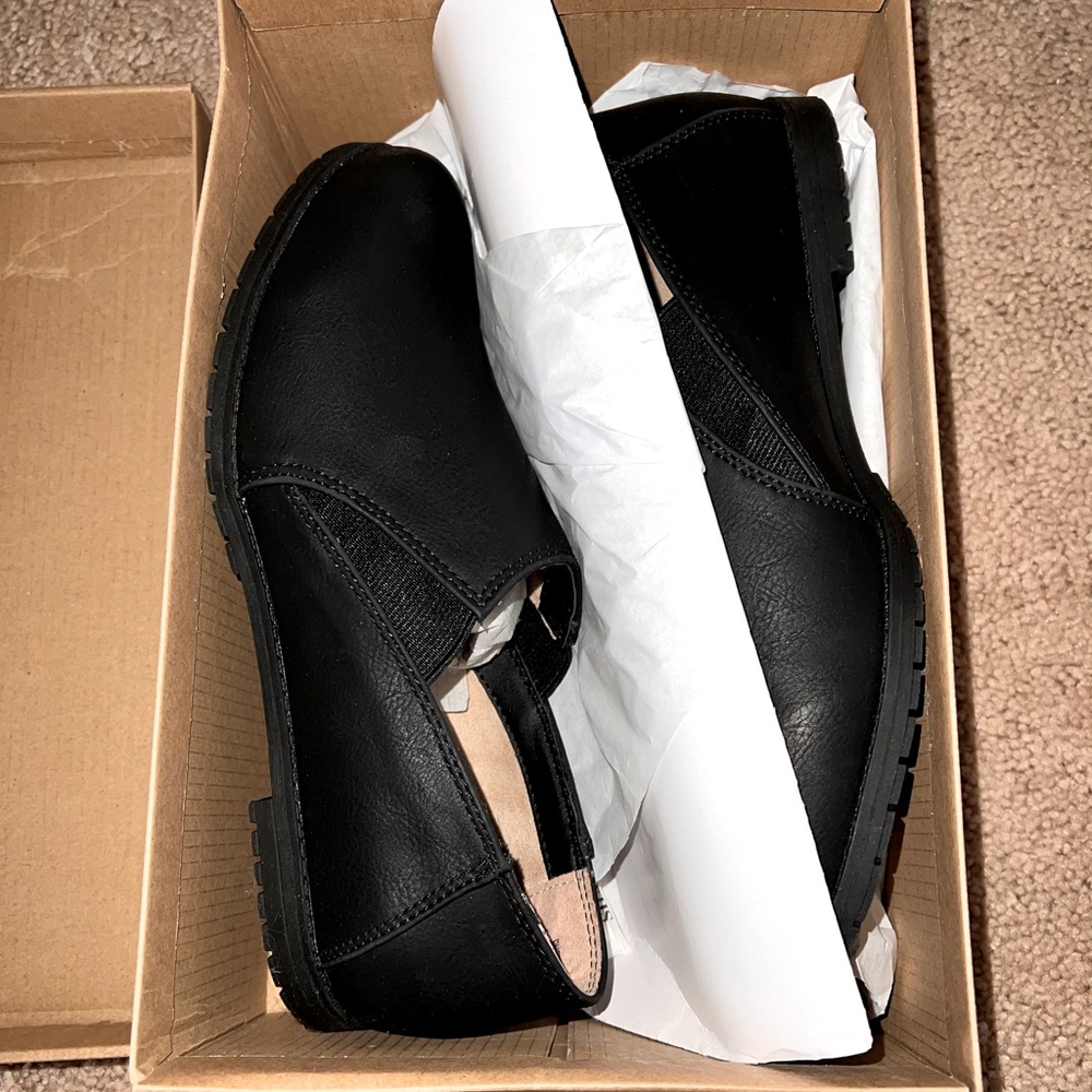 NWT NIB Cushionaire Duffy Black Loafer 8.5